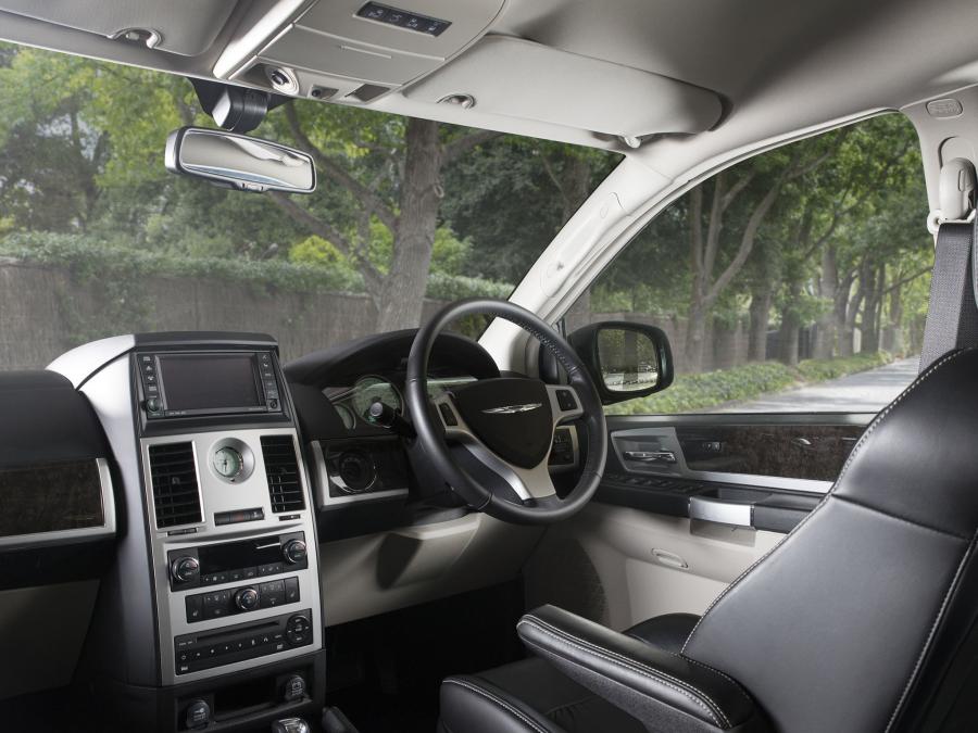  Chrysler Grand Voyager 2011 года  (AU) (фото 12 из 19)